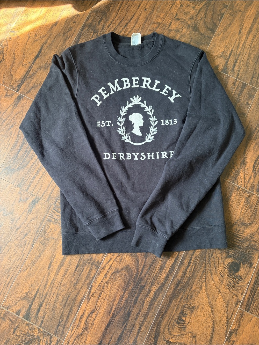 Pemberley Derbyshire Black Crew Sweatshirt